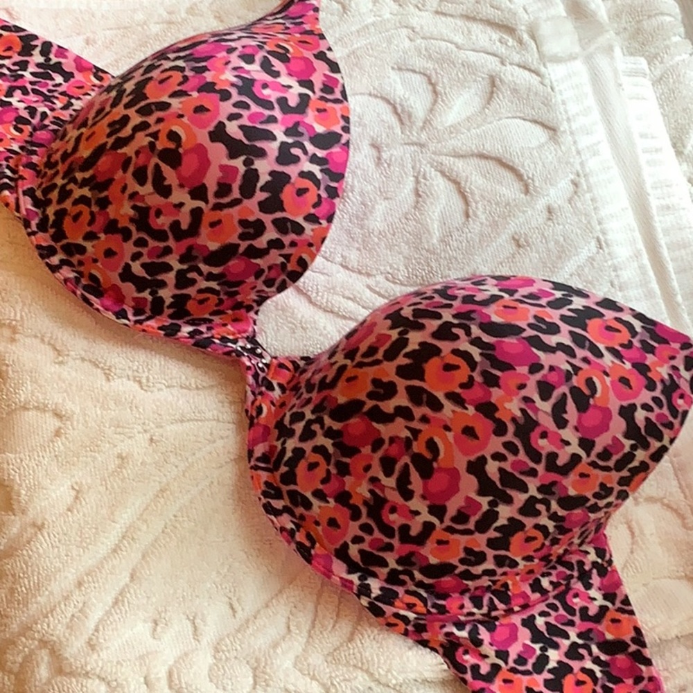 Maidenform Print Bra ,Barbie Pink /Black Leopard design💓 Fun and saucy.
